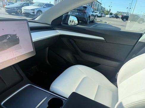 Used 2022 Tesla Model 3 Long Range AWD/4WD image 23