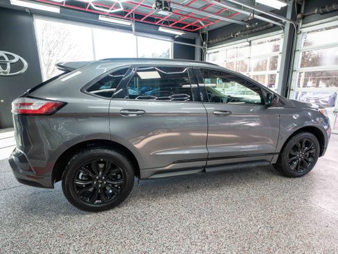 Used 2023 Ford Edge SE w/ Black Appearance Package image 4