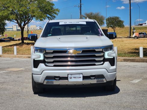 Used 2025 Chevrolet Silverado 1500 High Country AWD/4WD image 32