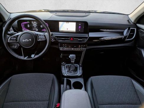 Used 2025 Kia Seltos S image 16