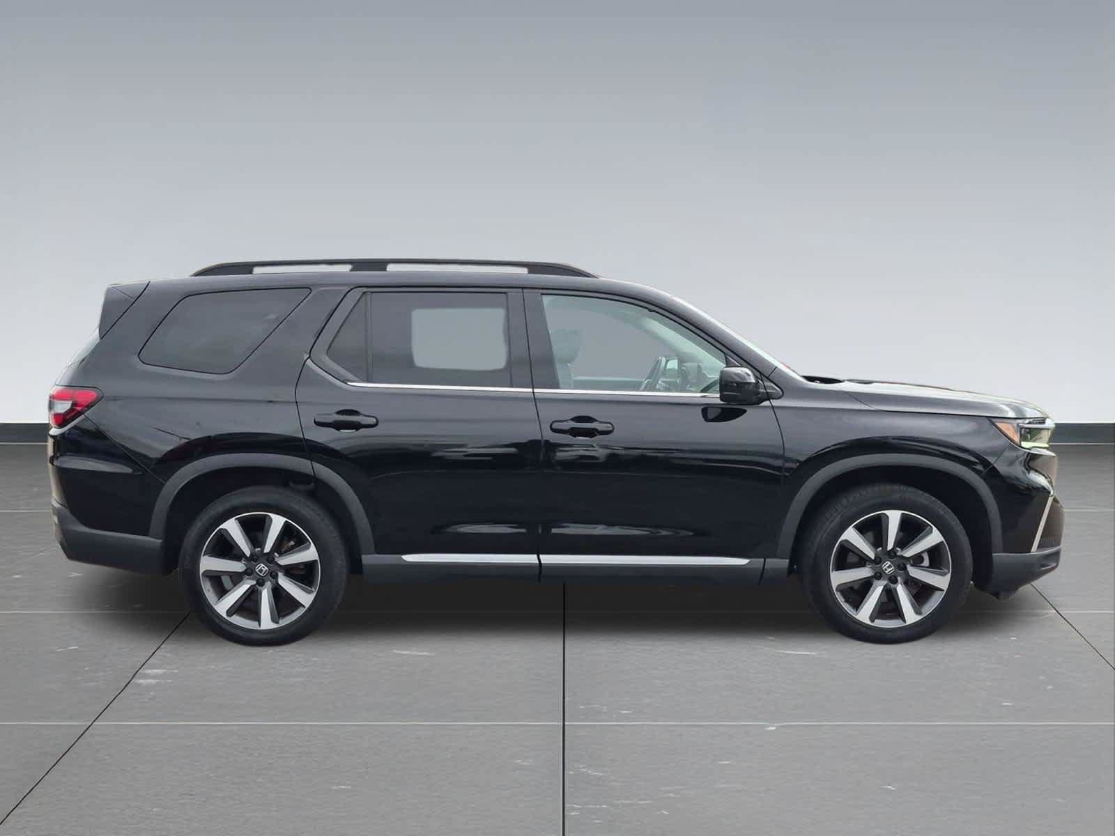 Certified 2024 Honda Pilot Touring image 7
