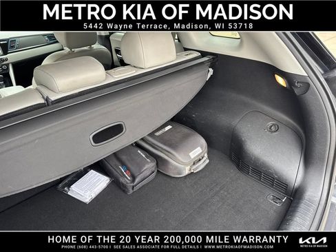 Used 2018 Kia Niro EX Premium FWD image 35