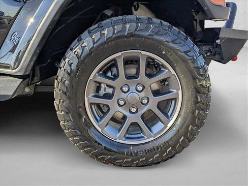 Used 2020 Jeep Gladiator Overland image 24