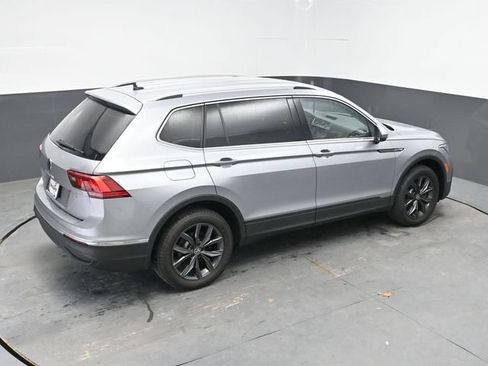 Used 2022 Volkswagen Tiguan SE FWD image 23