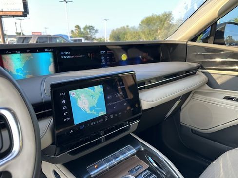 Used 2024 Lincoln Nautilus Reserve image 14