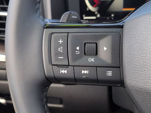 Used 2025 Nissan Rogue Platinum FWD image 26