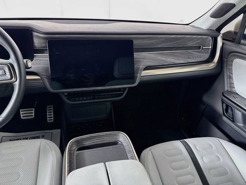 Used 2022 Rivian R1T Adventure AWD/4WD image 28