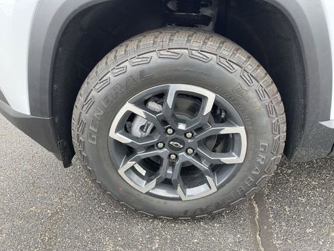 New 2026 Chevrolet Equinox ACTIV w/ Convenience Package III image 10