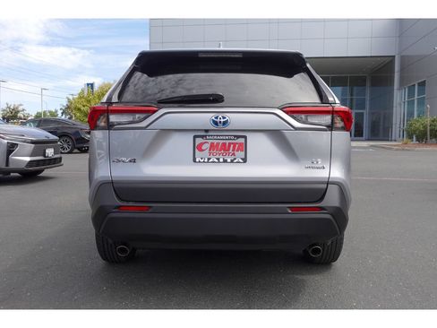 Certified 2023 Toyota RAV4 LE AWD/4WD image 4