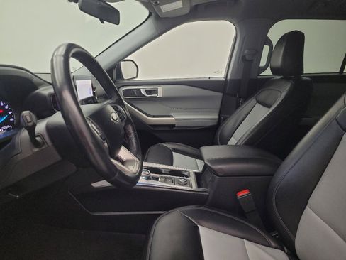 Used 2022 Ford Explorer XLT w/ Equipment Group 202A image 17