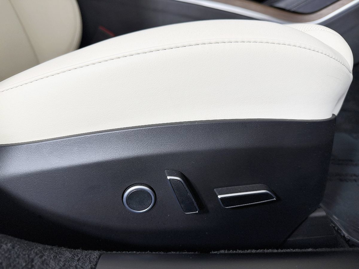Used 2022 Tesla Model S AWD/4WD image 50