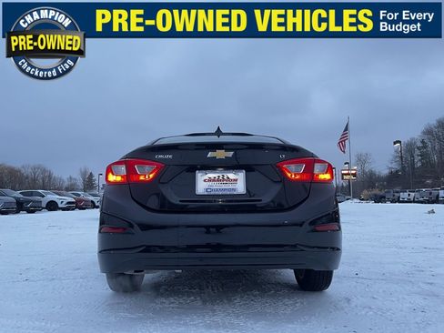 Used 2016 Chevrolet Cruze LT w/ Convenience Package image 9