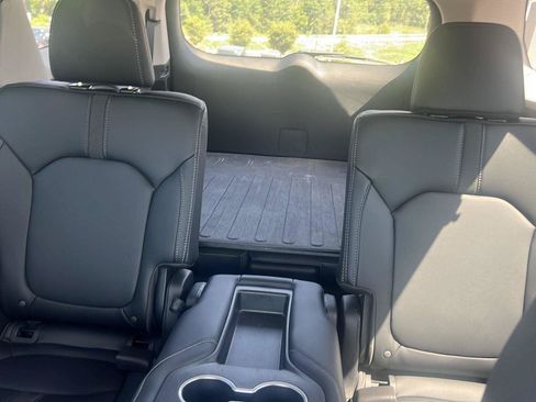Used 2023 Honda Pilot Touring image 15