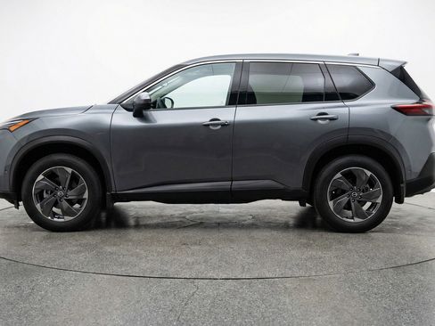 Used 2025 Nissan Rogue SV AWD/4WD image 5
