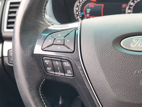 Used 2017 Ford Explorer Platinum image 27