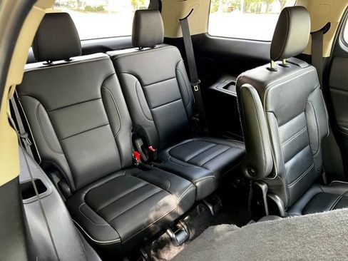 Used 2019 GMC Acadia Denali w/ Technology Package image 32