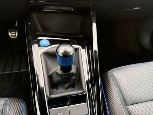 Used 2024 Volkswagen Golf R image 29