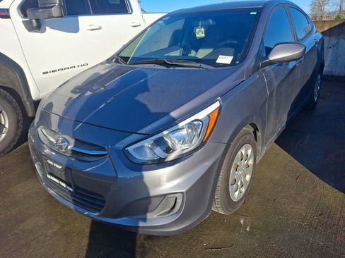 Used 2017 Hyundai Accent SE image 1