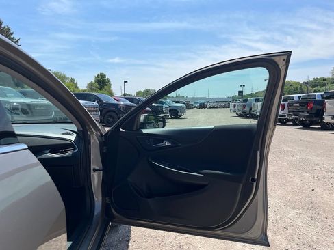 Used 2022 Chevrolet Malibu LT FWD image 35