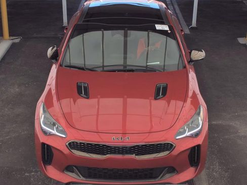 Used 2022 Kia Stinger GT2 image 9