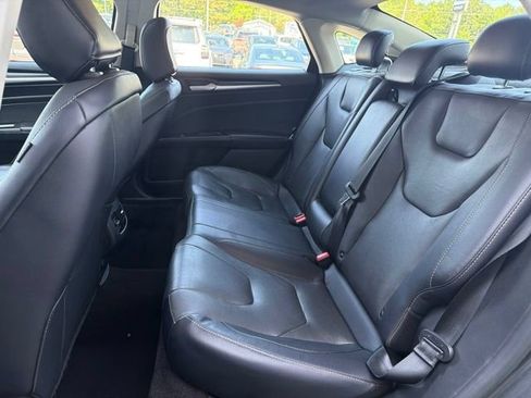 Used 2020 Ford Fusion Titanium AWD/4WD image 18