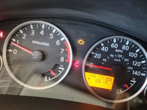 Used 2012 Nissan Pathfinder LE RWD image 12
