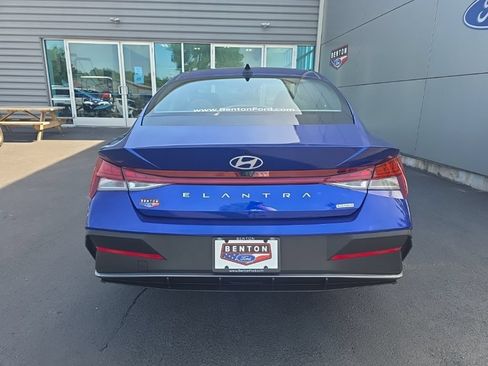 Used 2025 Hyundai Elantra Hybrid w/ Cargo Package FWD image 7