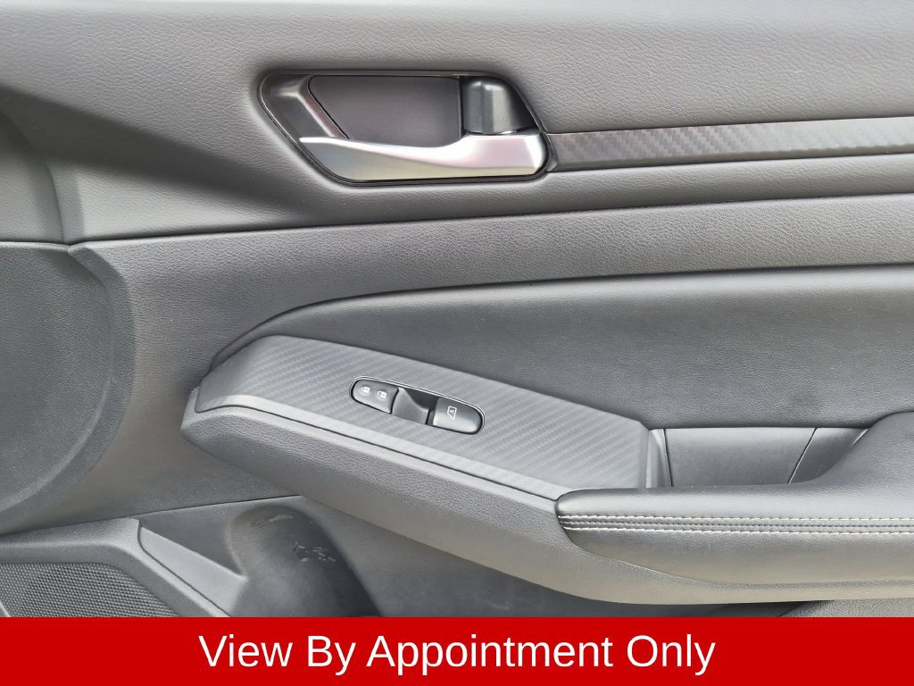 Used 2025 Nissan Altima 2.5 SV FWD image 32