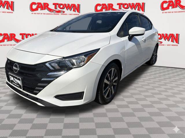 Used 2024 Nissan Versa SV FWD image 2