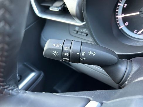 Used 2025 Toyota Highlander LE image 22