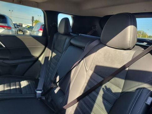 New 2026 Mitsubishi Outlander SE image 13