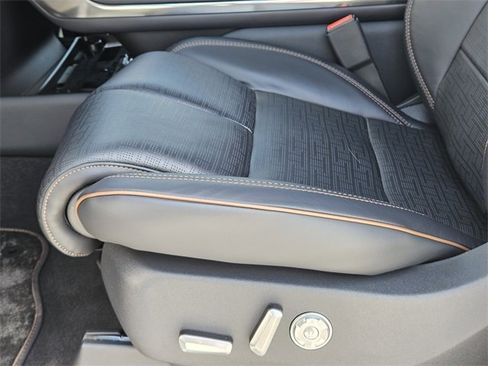 New 2025 Lincoln Navigator Black Label image 21