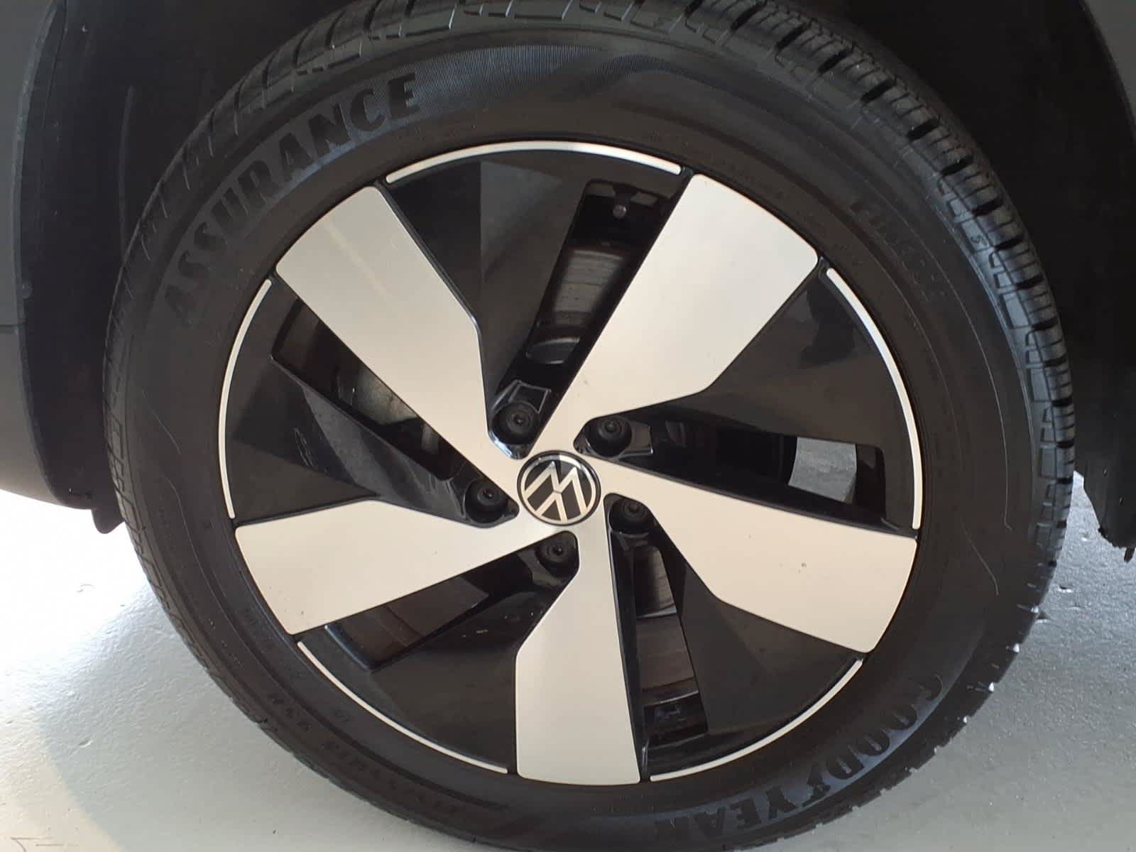 Used 2023 Volkswagen Taos S w/ Driver Assistance Package AWD/4WD image 7