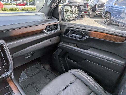 Certified 2025 GMC Yukon XL Denali AWD/4WD image 16