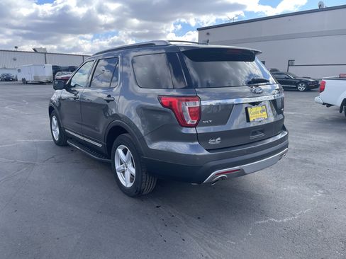 Used 2016 Ford Explorer XLT w/ Equipment Group 202A image 6