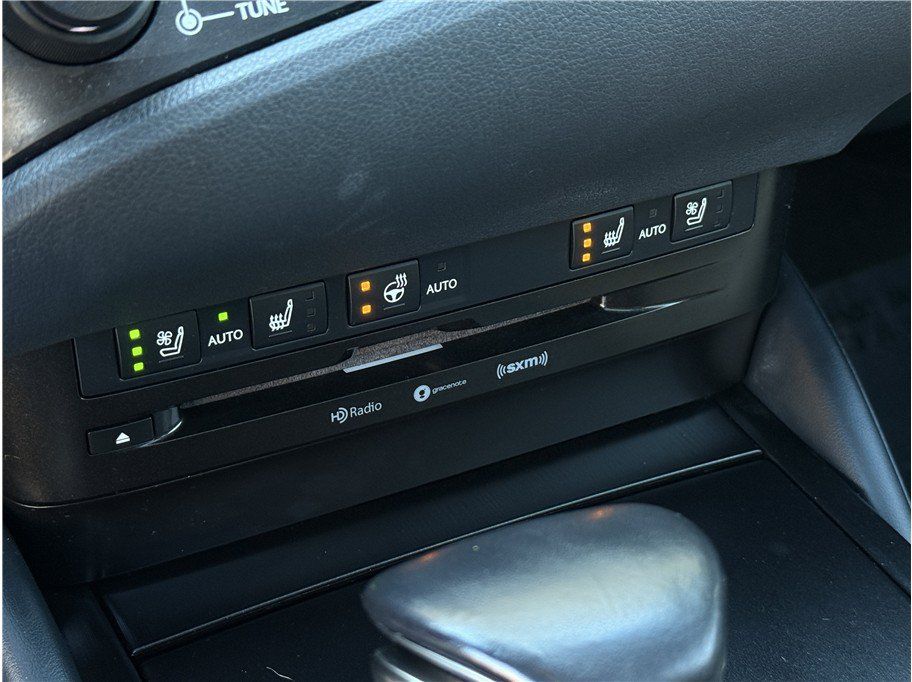 Used 2019 Lexus ES 300h w/ Premium Package FWD image 14