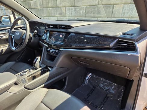 Used 2022 Cadillac XT6 Premium Luxury image 39