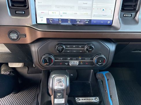 Used 2022 Ford Bronco Outer Banks w/ Sasquatch Package AWD/4WD image 24