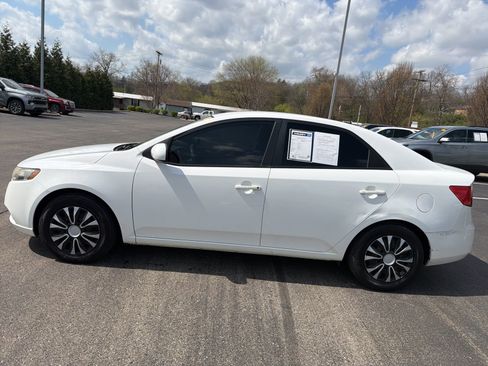 Used 2013 Kia Forte LX image 2