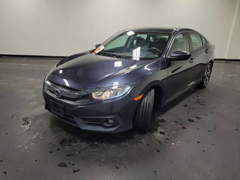 Used 2018 Honda Civic EX-T image 4