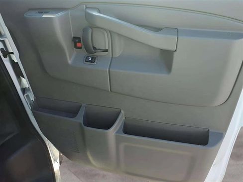 Used 2024 GMC Savana 2500 w/ Driver Convenience Package image 15