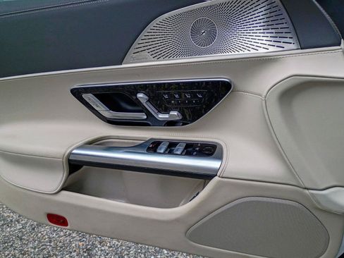 Used 2022 Mercedes-Benz SL 55 AMG 4MATIC image 6