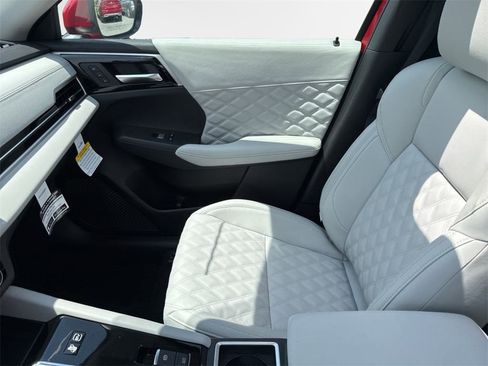 New 2025 Mitsubishi Outlander SEL image 30