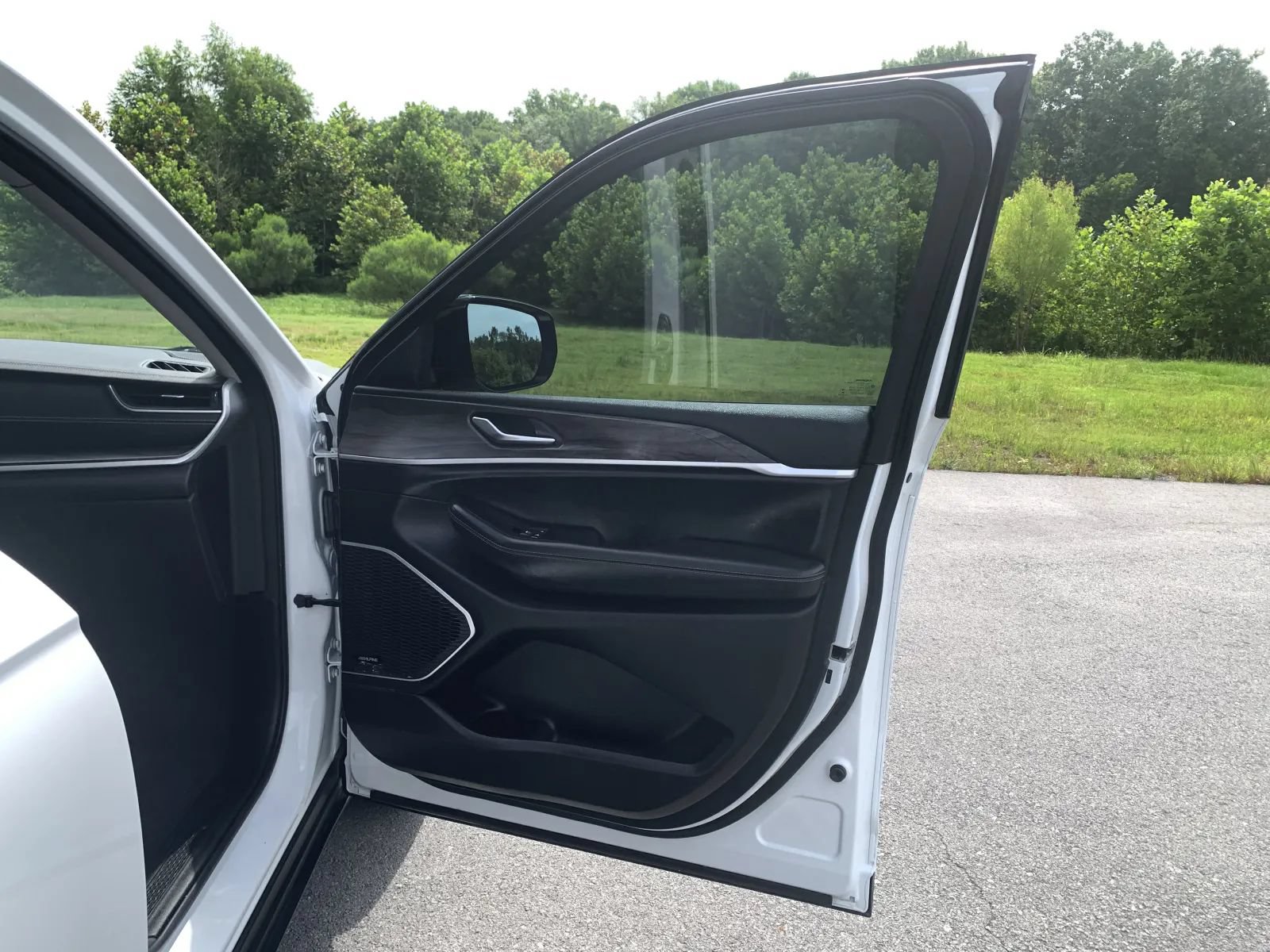 Used 2022 Jeep Grand Cherokee L Limited RWD image 30