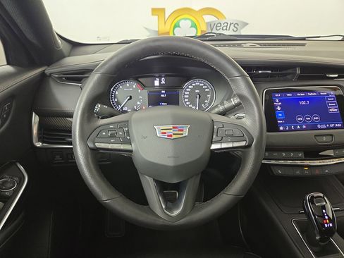 Used 2022 Cadillac XT4 Sport image 14