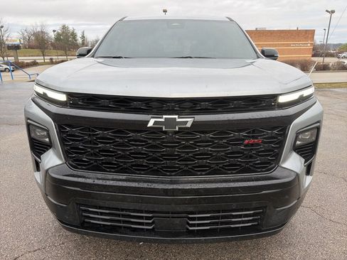 Used 2025 Chevrolet Traverse RS w/ LPO, Floor Liner Package image 2