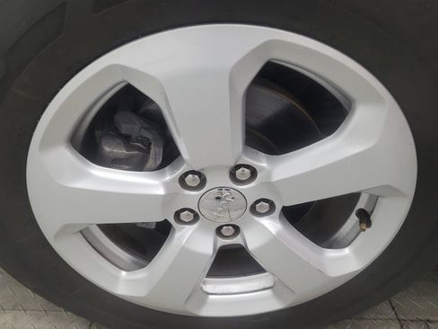 Used 2019 Jeep Compass Latitude FWD image 31