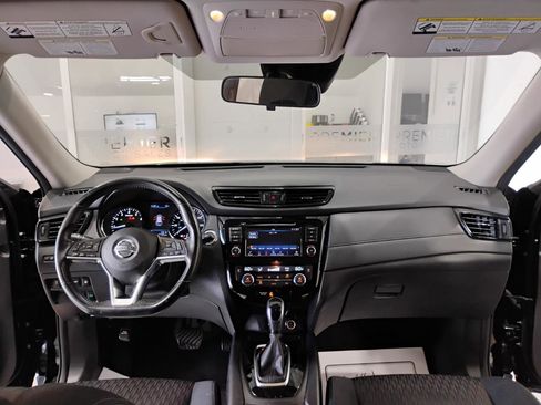 Used 2019 Nissan Rogue SV image 31