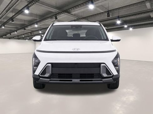 Used 2025 Hyundai Kona SEL FWD image 5