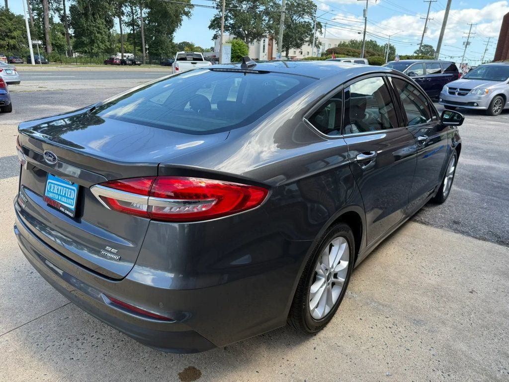 Used 2020 Ford Fusion SE FWD image 4